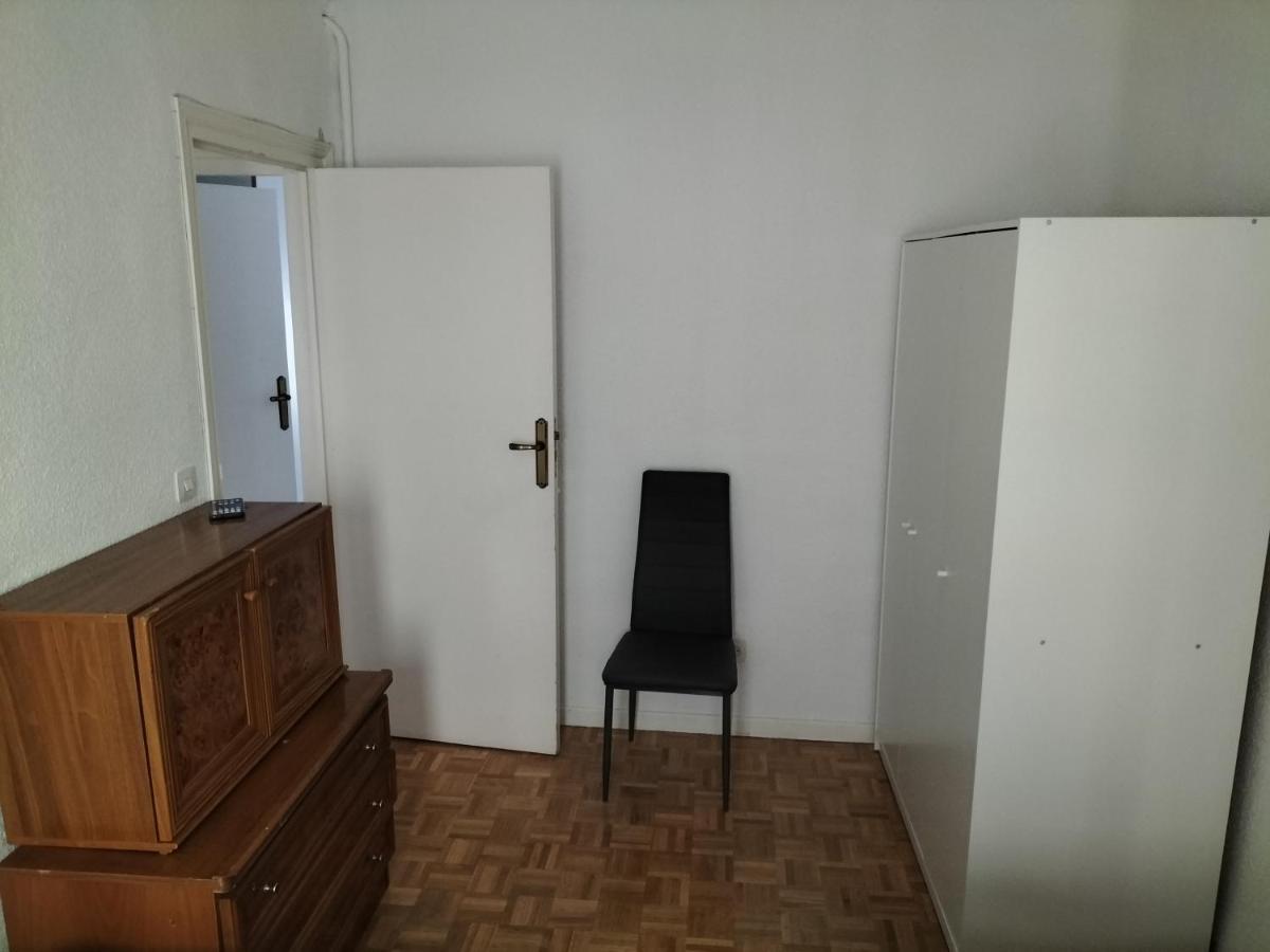 Homestay En Piso Con Bano Y Cocina Compartido Madrid